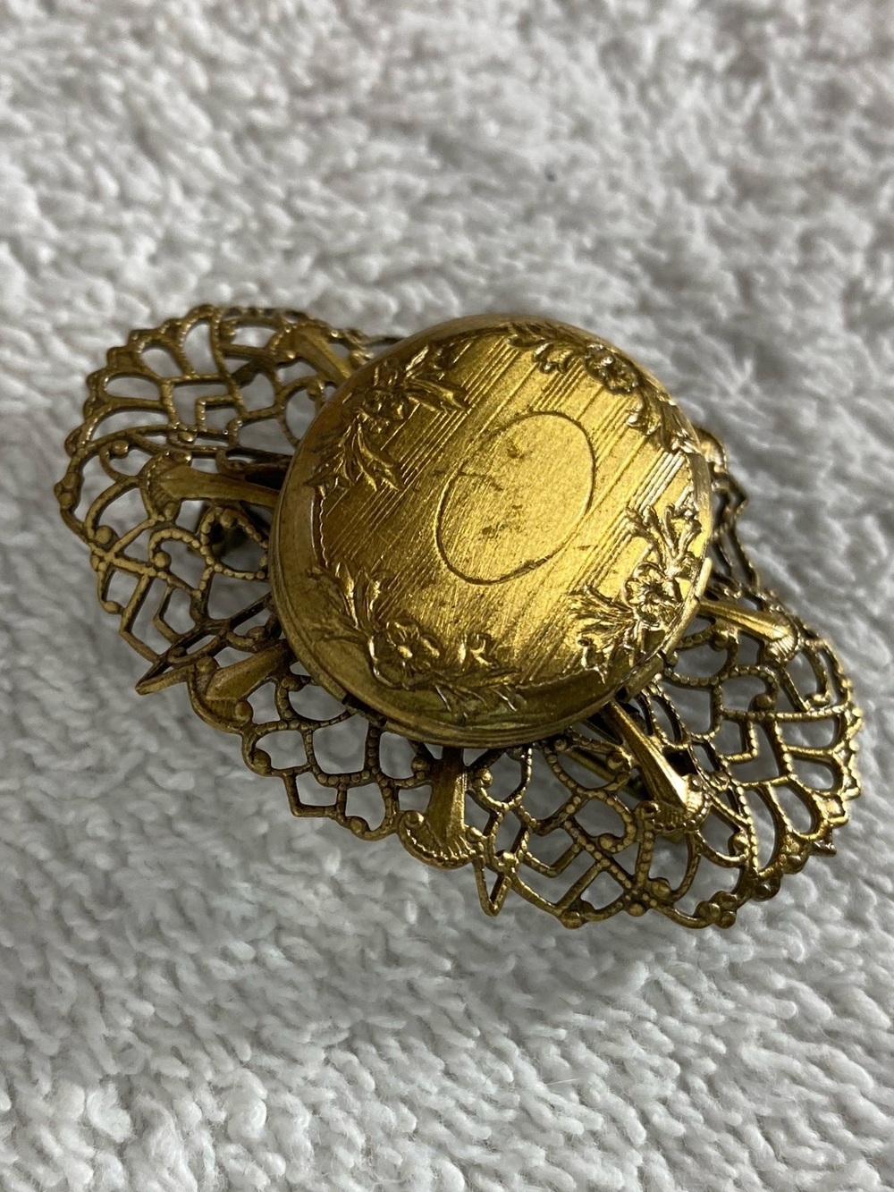 Vintage Gold Tone Floral Filigree Locket Brooch Pin Boho Cottagecore Whimsigoth